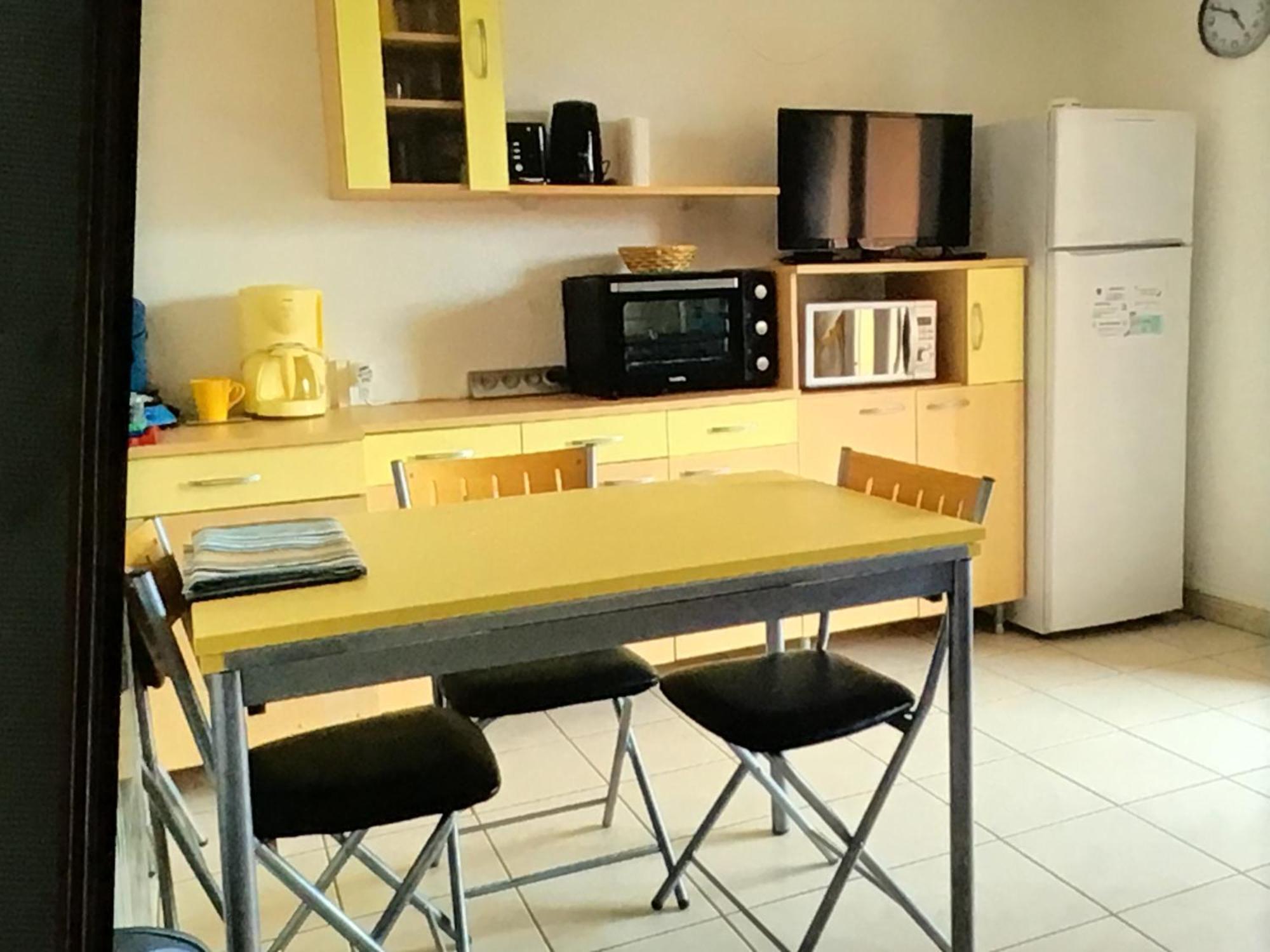 Apartment De *